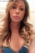  Trav Vivian 366 45 04 341 foto selfie 24